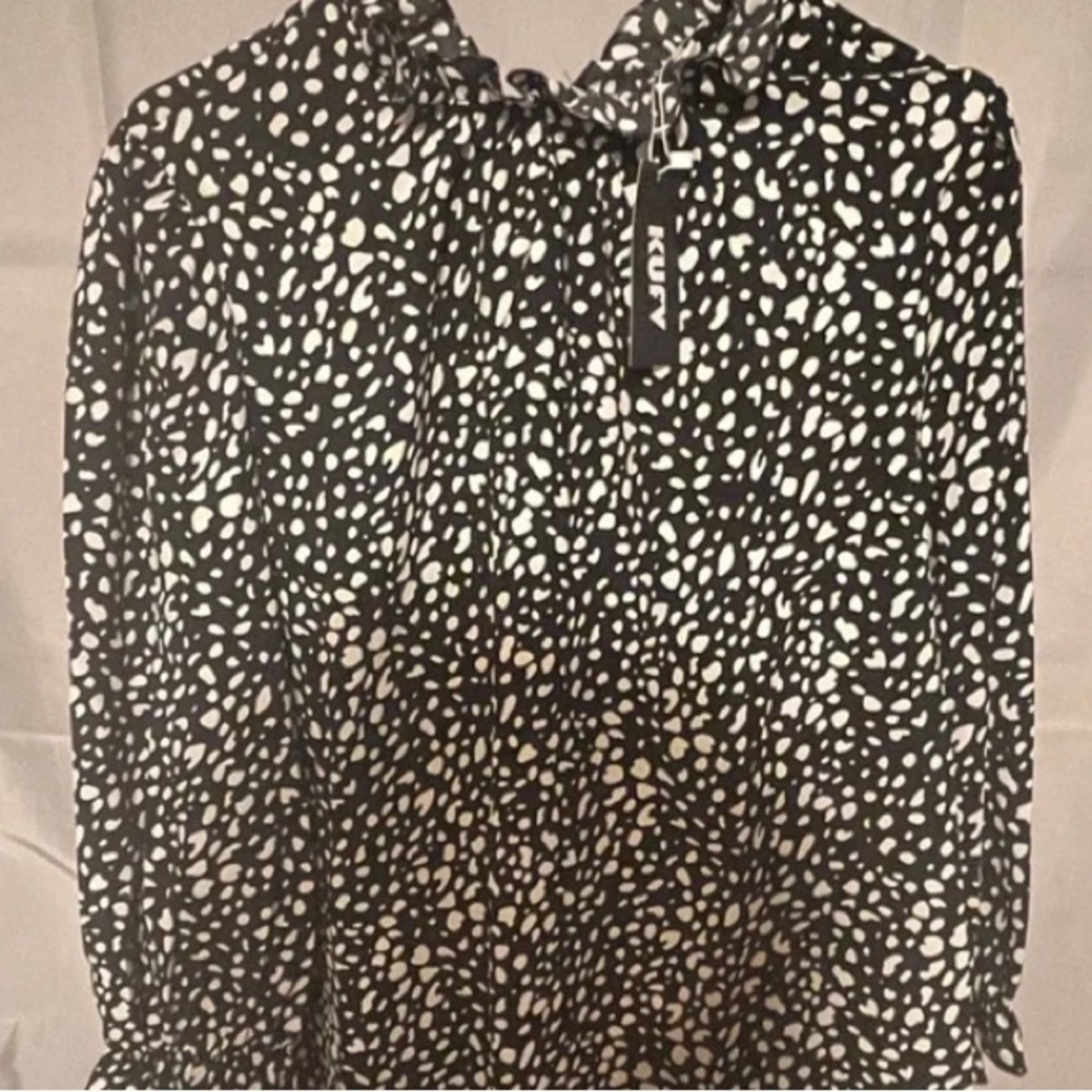 Women’s blouse